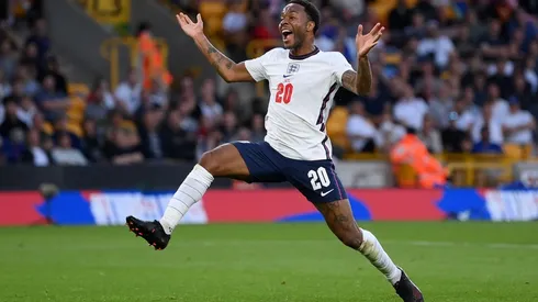 Raheem Sterling está deixando o Manchester City para acertar com o Chelsea