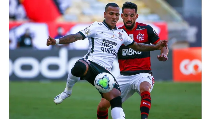 Rómulo Otero, em campo pelo Corinthians (Foto: Getty Images)
