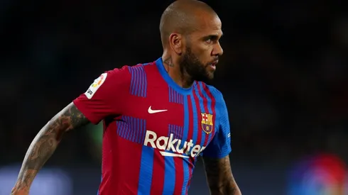 Daniel Alves está próximo de fechar com o Athletico Paranaense (Foto: Getty Images)