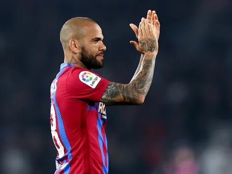 Chegou ao fim! Dani Alves confirma saída do Barça e indica destino