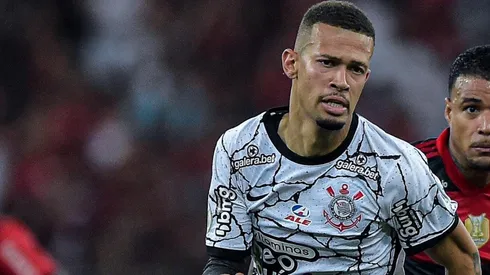 Zagueiro João Victor, em campo pelo Corinthians (Foto: Thiago Ribeiro/AGIF)