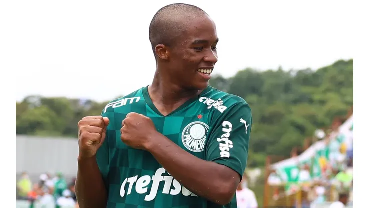 Endrick, atacante do Palmeiras (Foto: Marcello Zambrana/AGIF)