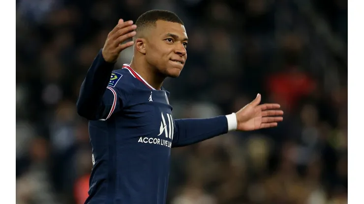 Mbappé tem contrato com o PSG até junho de 2022