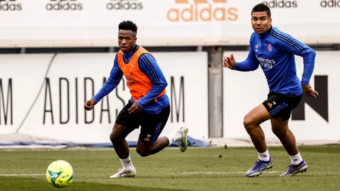 Vini Jr e Casemiro em treino do Real Madrid