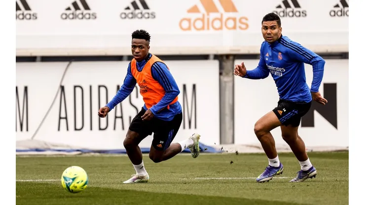 Vini Jr e Casemiro em treino do Real Madrid