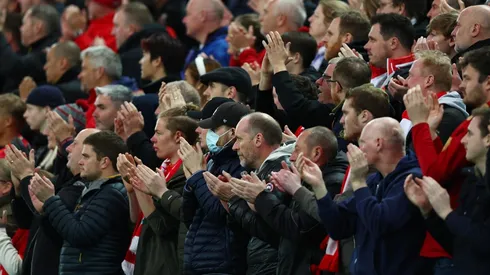 Torcedores do Liverpool prestaram homenagem a Cristiano Ronaldo (Foto: Clive Brunskill/Getty Images)