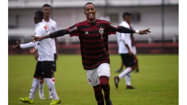 Carlos Daniel é uma das promessas da base do Flamengo