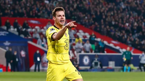 Azpilicueta deve ficar no Chelsea