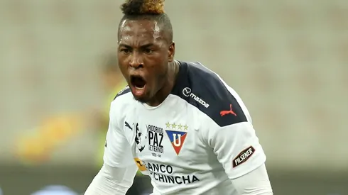 Jhojan Julio vai defender o Santos por 14 meses