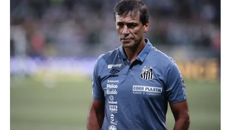 Técnico Fabián Bustos, do Santos, aprovou nomes cogitados pela diretoria
