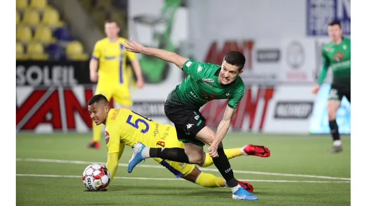 Sousa (dir) ficará no Cercle Brugge