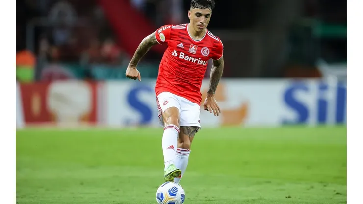 Renzo Saravia jogou pelo Internacional