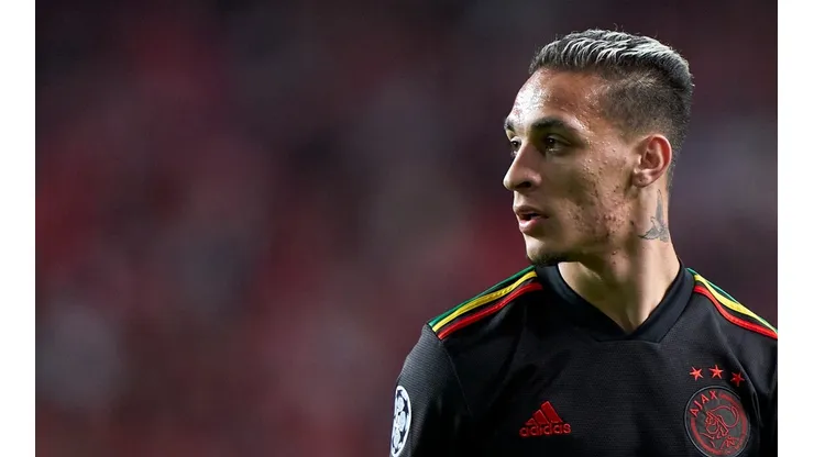 SL Benfica v AFC Ajax: Round Of Sixteen Leg One - UEFA Champions League