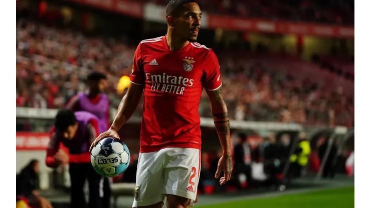 Gilberto é lateral-direito do Benfica, de Portugal
