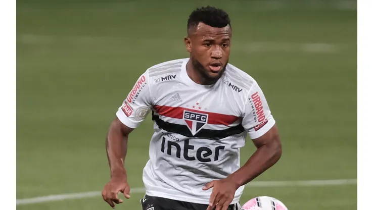 Luan, volante do São Paulo (Foto: Marcello Zambrana/AGIF)