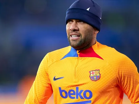 Xavi 'barra' Daniel Alves no Barcelona; entenda