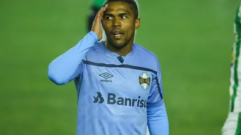 Douglas Costa saiu do Grêmio