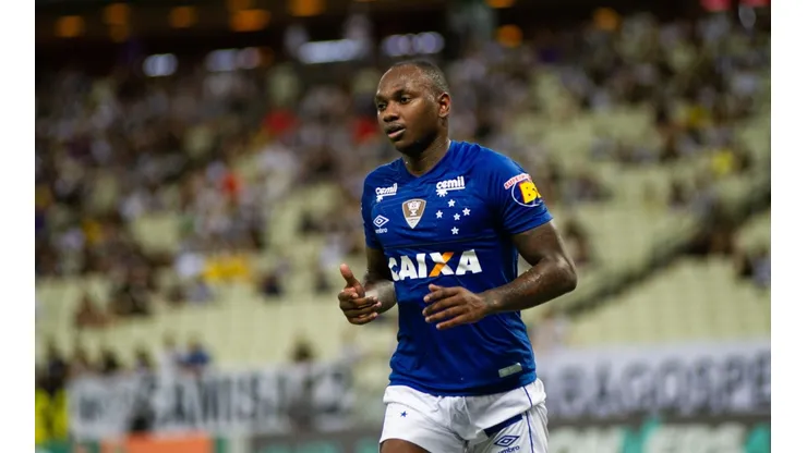 Ex-Cruzeiro Sassá não fecha acordo com Avaí e está livre no mercado