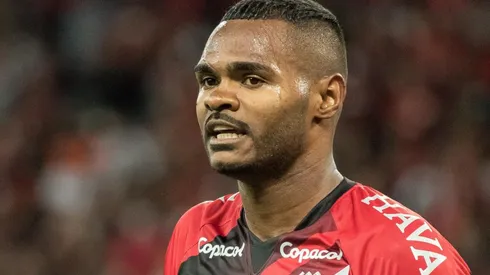 Nikão deixou o Athletico e acertou com o São Paulo (Foto: Robson Mafra/AGIF)