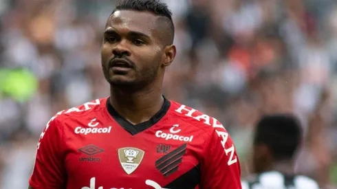 Nikão está próximo de ser anunciado pelo São Paulo (Foto: Fernando Moreno/AGIF)