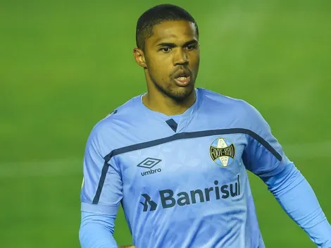 Douglas Costa não tem pressa para ouvir proposta do São Paulo