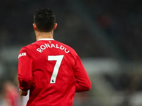 Cristiano Ronaldo entra em contato com Xavi e se oferece para jogar no Barcelona, diz jornal