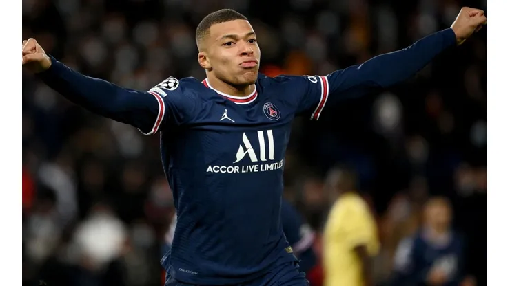 Dirigente do PSG atualiza situação do Mbappé no clube