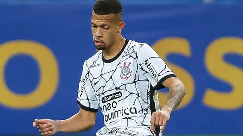 João Victor, zagueiro do Corinthians (Foto: Pedro H. Tesch/AGIF)