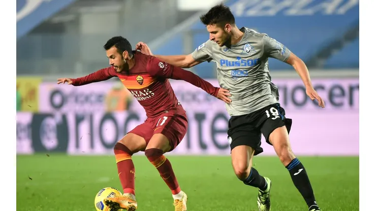 Atalanta e Roma, em campo pelo Campeonato Italiano (Foto: Getty Images)