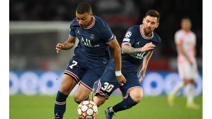 Mbappé e Messi, atacantes do PSG (Foto: Getty Images)