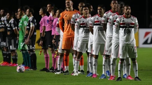 Jogadores do São Paulo perfilados (Foto: Getty Images)