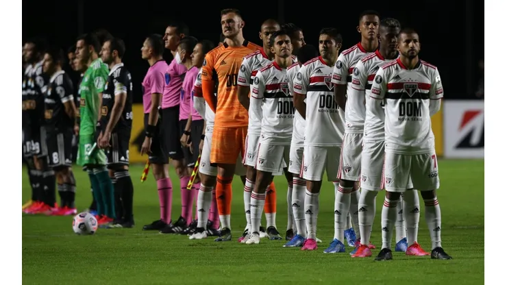Jogadores do São Paulo perfilados (Foto: Getty Images)