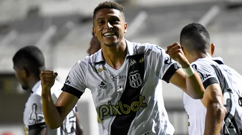Rafael Santos, zagueiro do Cruzeiro que estava emprestado à Ponte Preta