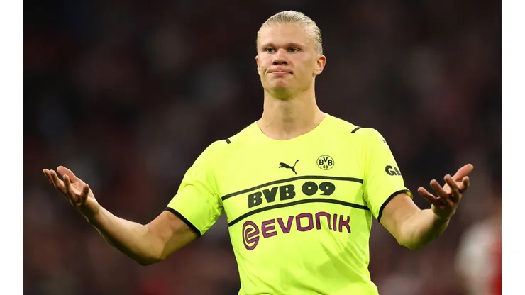 AFC Ajax v Borussia Dortmund: Group C - UEFA Champions League