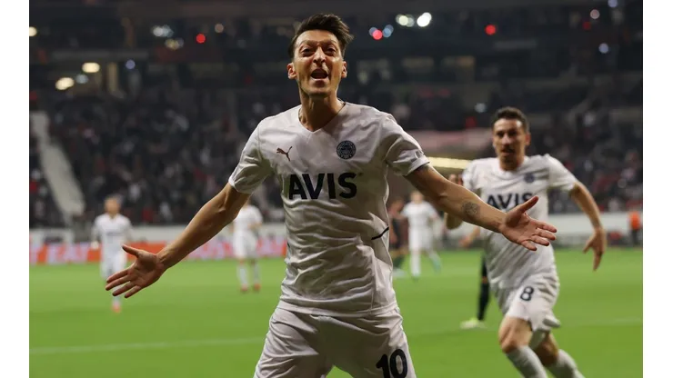 Eintracht Frankfurt v Fenerbahce: Group D - UEFA Europa League