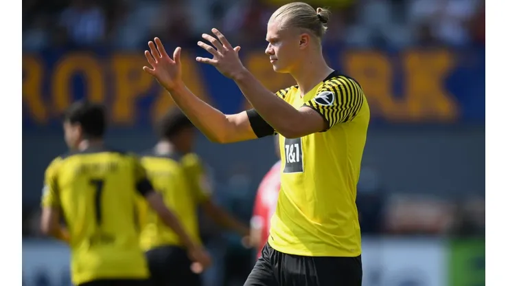 Sport-Club Freiburg v Borussia Dortmund - Bundesliga