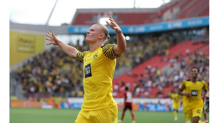 Bayer 04 Leverkusen v Borussia Dortmund - Bundesliga