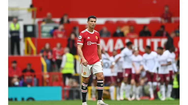 Manchester United v Aston Villa - Premier League