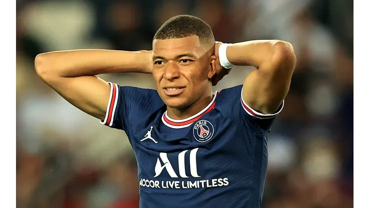 Paris Saint Germain v RC Strasbourg - Ligue 1 Uber Eats