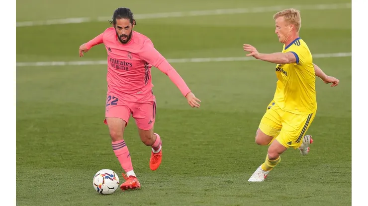 Real Madrid v Cadiz CF - La Liga Santander