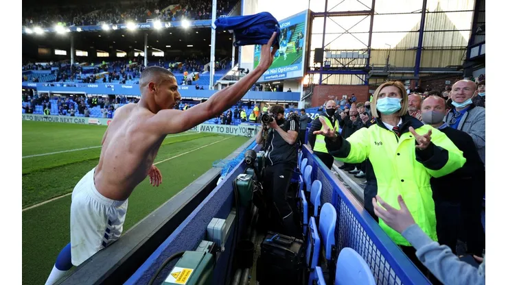 Everton v Wolverhampton Wanderers - Premier League