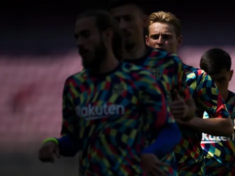 Na lista de transferências e com duas propostas na mesa, titular do Barcelona tenta convencer a diretoria para permanecer no clube