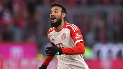 Mazraoui é alvo do United no mercado (Foto: Alexander Hassenstein/Getty Images)