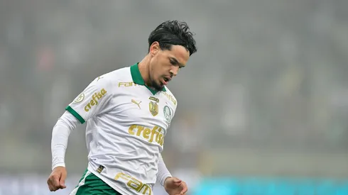 Gustavo Gomez durante o confronto entre Fluminense e Palmeiras, pelo Brasileirão. (Associated Press / Alamy Stock Photo)