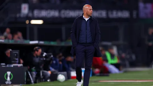 Arne Slot, técnico do Liverpool. (Photo by Lars Baron/Getty Images)