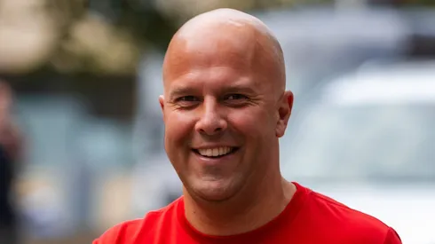 ARNE SLOT, TÉCNICO DO LIVERPOOL. FOTO: DIVULGAÇÃO/TWITTER/LIVERPOOL