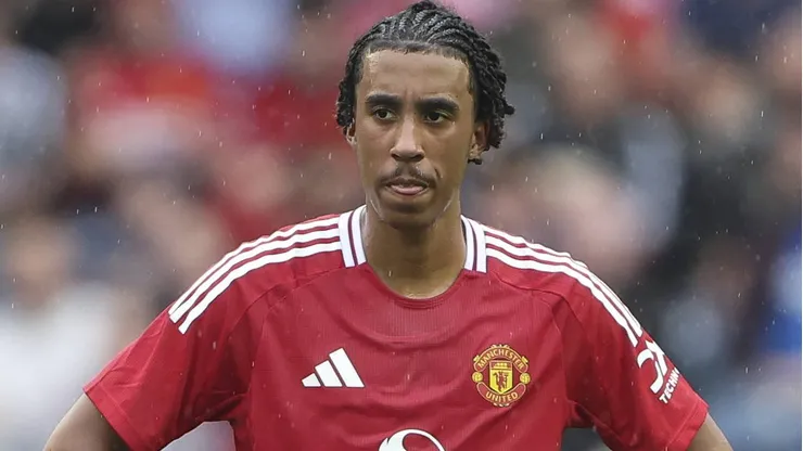 Leny Yoro, alvo do Real, acertou sua ida para o United.