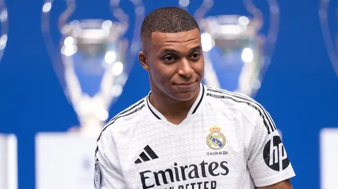 Mbpapé tem influência, Real Madrid atende Ancelotti e renova com titular até 2027.