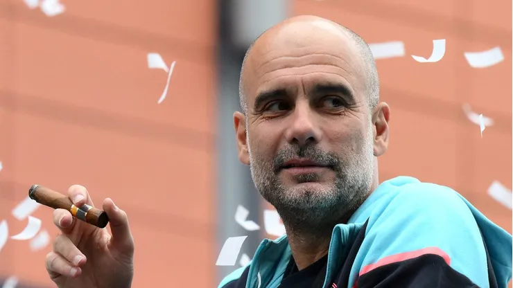 Guardiola recebe críticas no Manchester City por tratamento com Jack Grealish. (Photo by Ben Roberts Photo/Getty Images)
