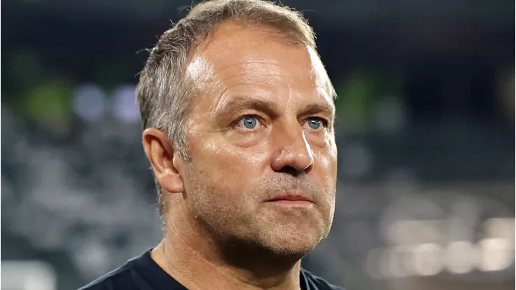 Barcelona atende Hansi Flick e decide rescindir com jogador que recebe R$ 3 milhões por mês. (Photo by Christof Koepsel/Getty Images)
